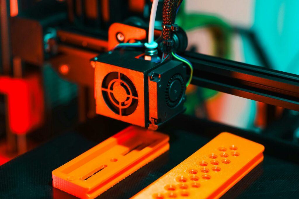 • projektowania ornamentów oraz zdobień 3D na nagrobki